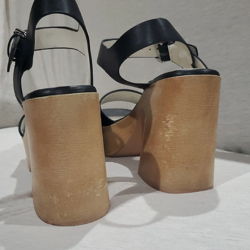 Oasis Society Elegant Black and Tan Platform Heels